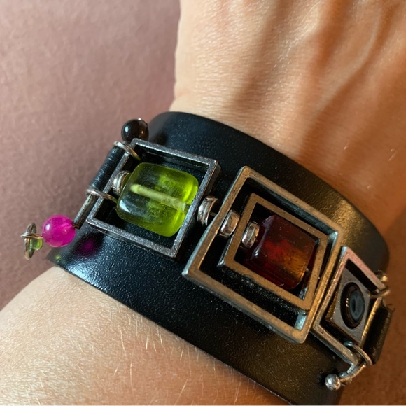 Leather and beads bracelet. - Picture 7 of 7